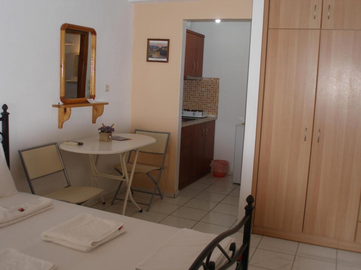 Efi Apartments Мирина Екстериор снимка