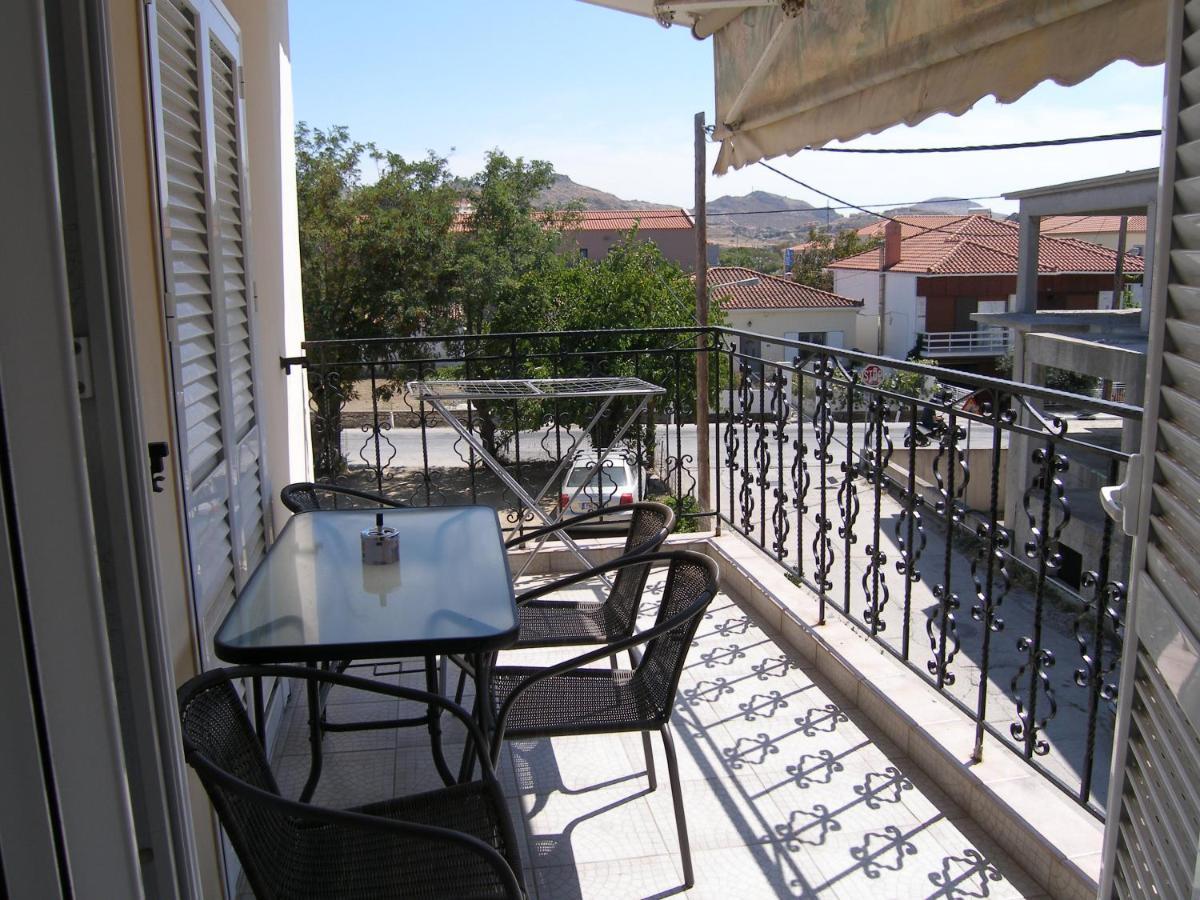 Efi Apartments Мирина Екстериор снимка