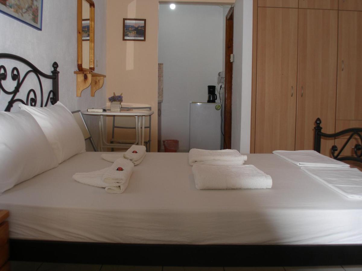 Efi Apartments Мирина Екстериор снимка