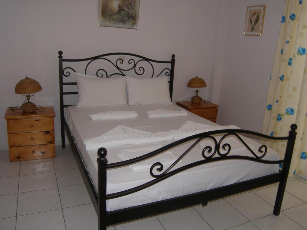 Efi Apartments Мирина Екстериор снимка
