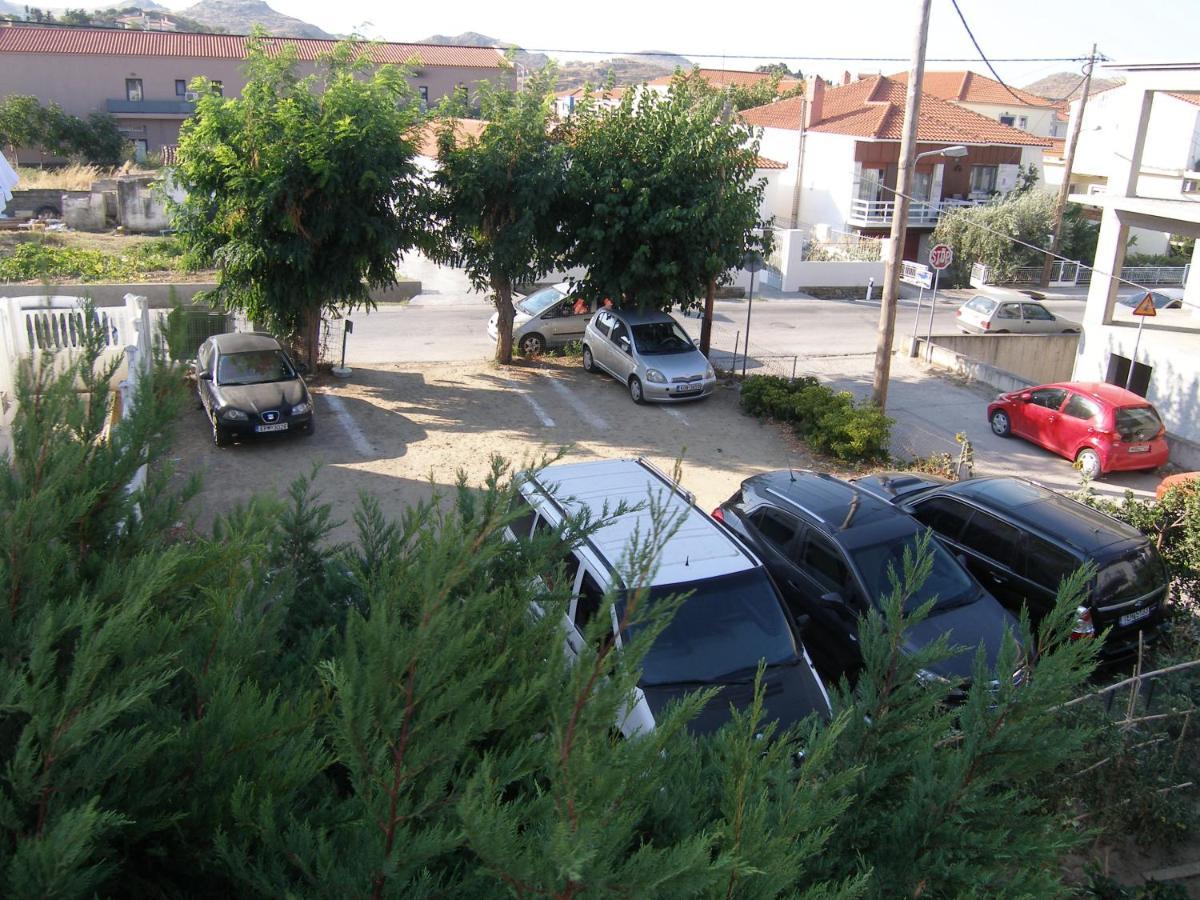 Efi Apartments Мирина Екстериор снимка