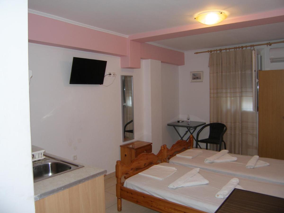 Efi Apartments Мирина Екстериор снимка
