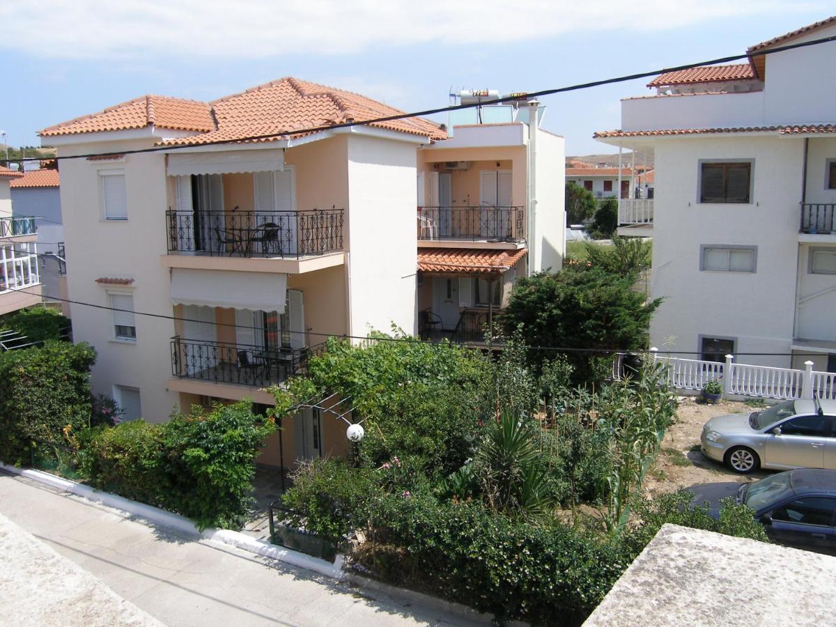 Efi Apartments Мирина Екстериор снимка